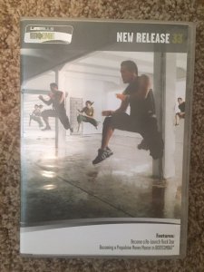 LesMills Routines BODY COMBAT 33DVD + CD + waveform graph